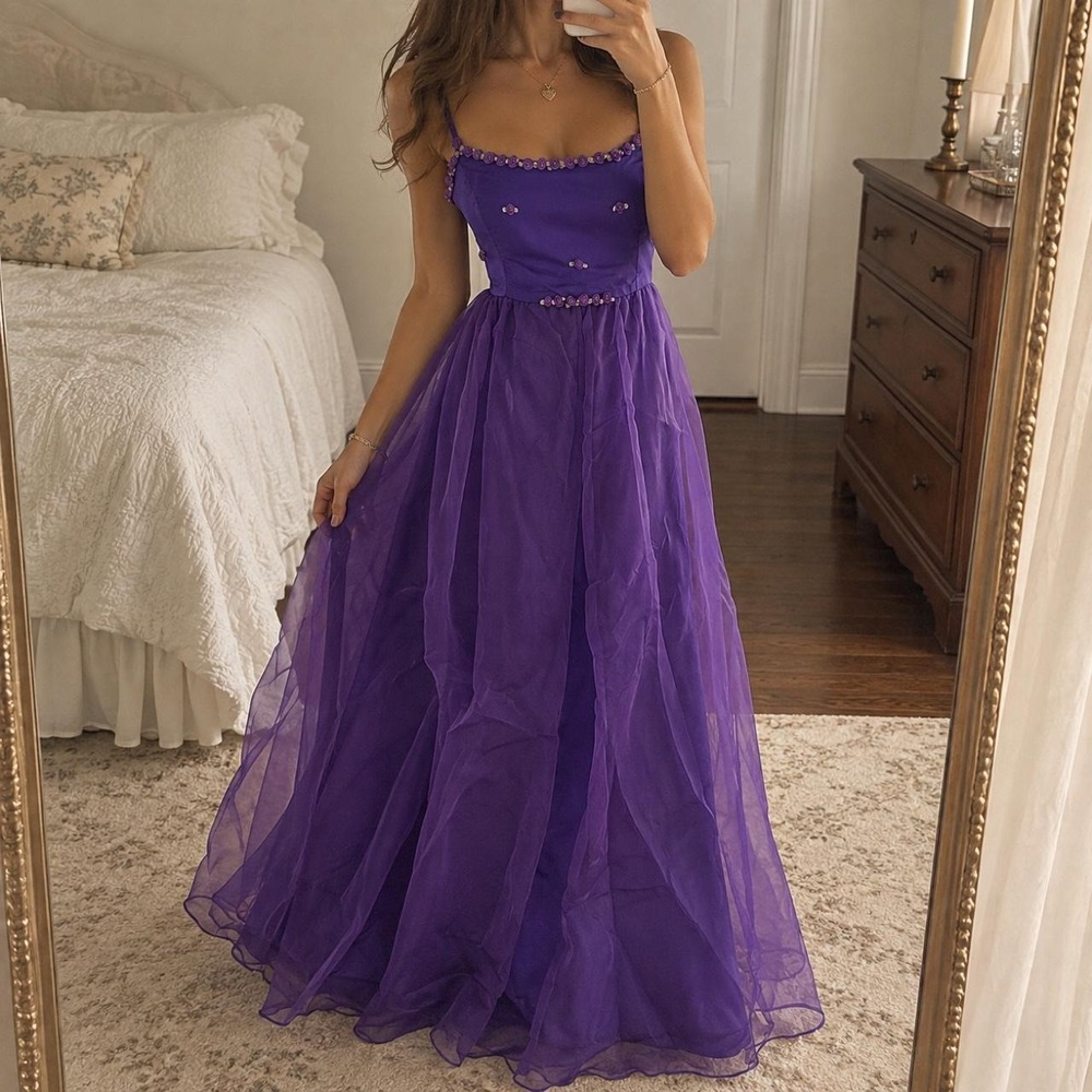 2000s purple floral detail formal dress fits like a medium